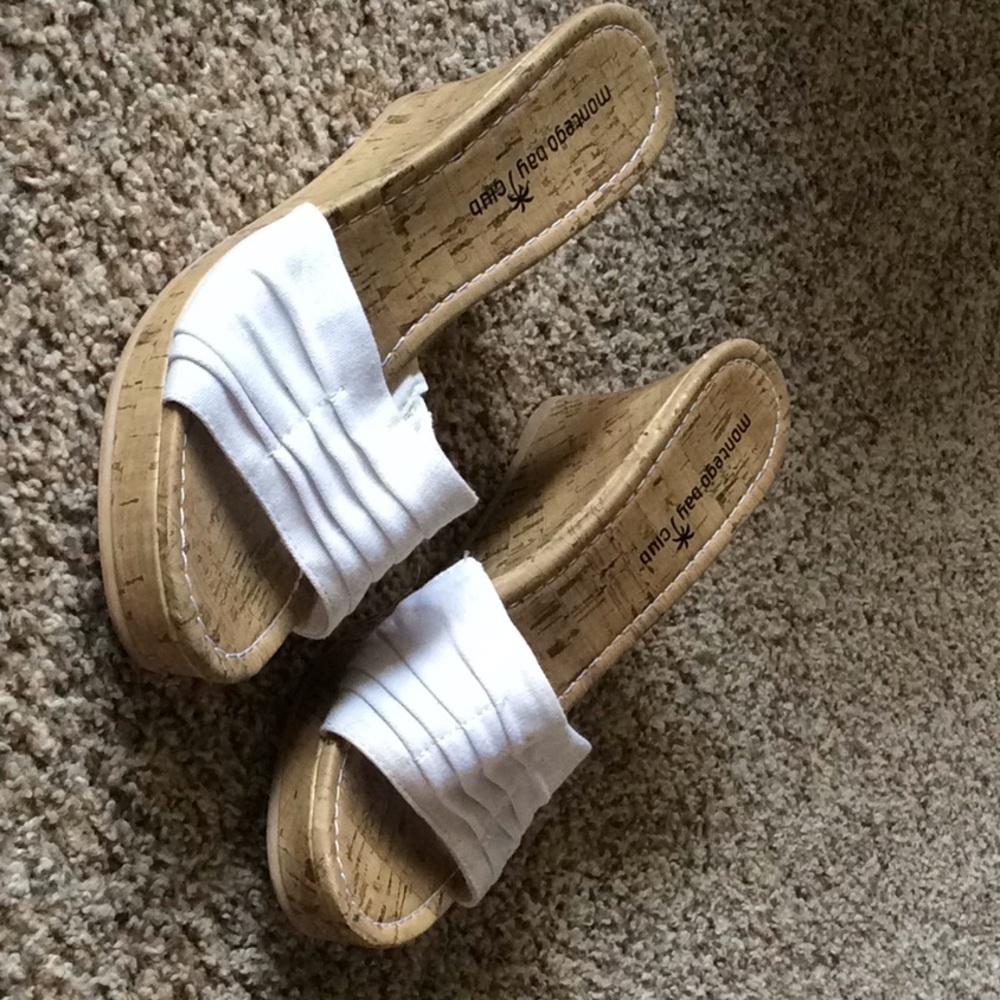 Montgomery Bay. White/natural cork heel wedges